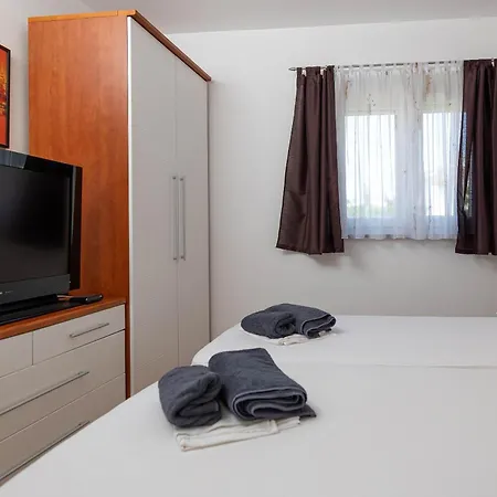 Apartment Novoselic *